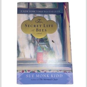 THE SECRET LIFE OF BEES by SUE MONK KIDD Book